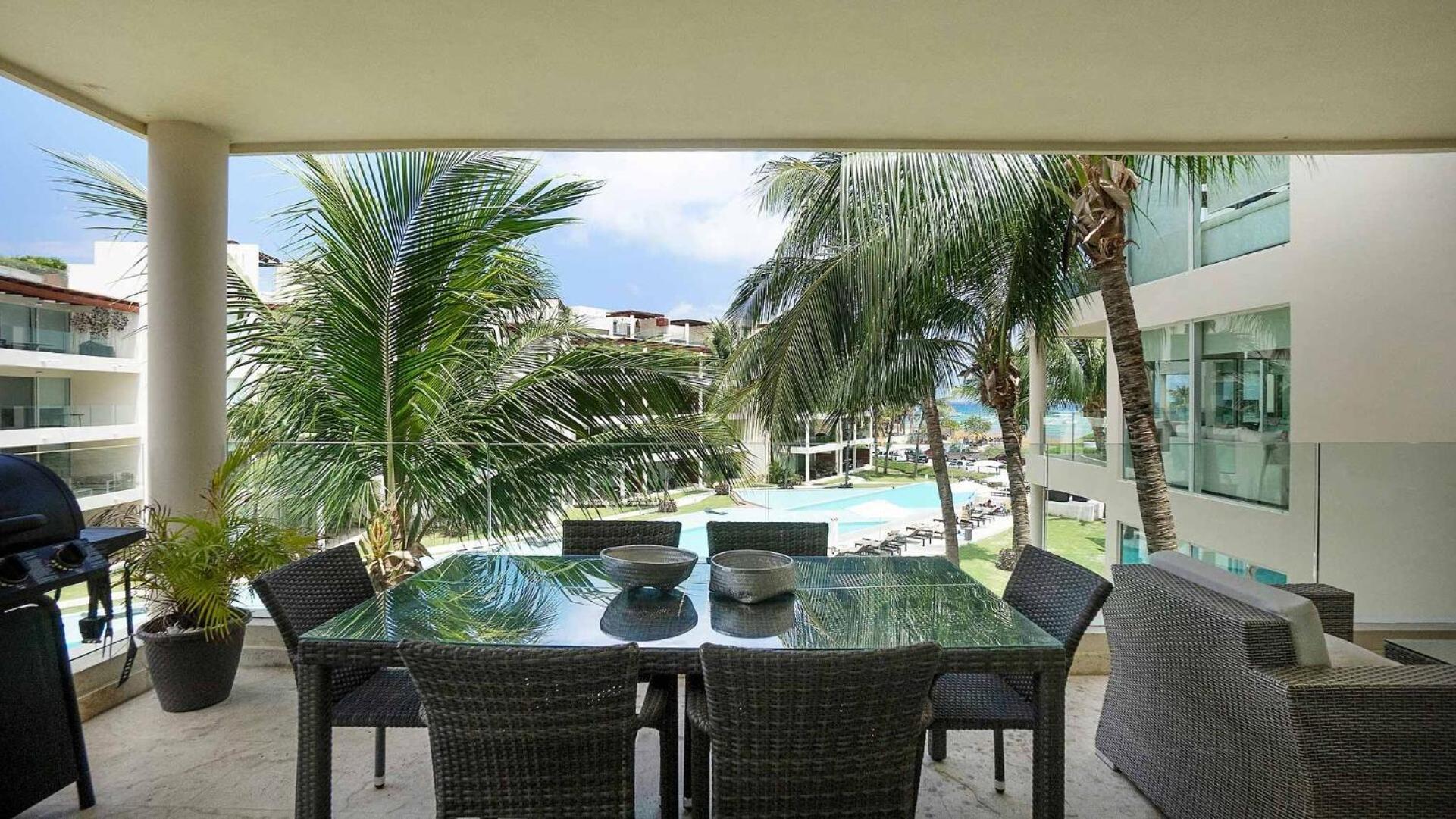 The Elements Oceanfront & Beachside Condo Hotel Playa del Carmen Exterior photo