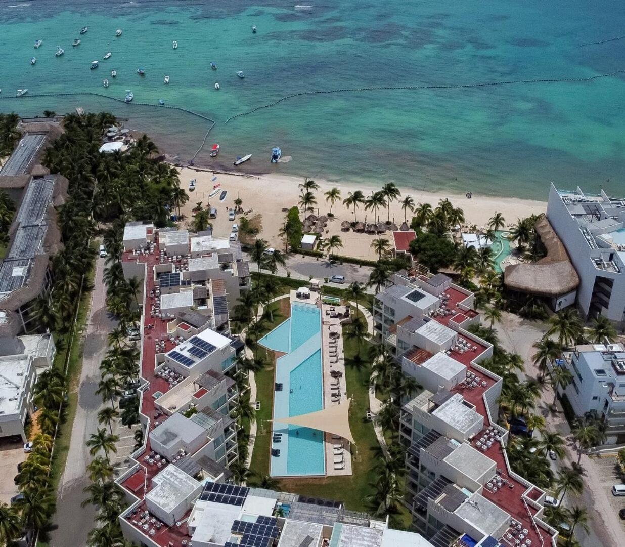 The Elements Oceanfront & Beachside Condo Hotel Playa del Carmen Exterior photo