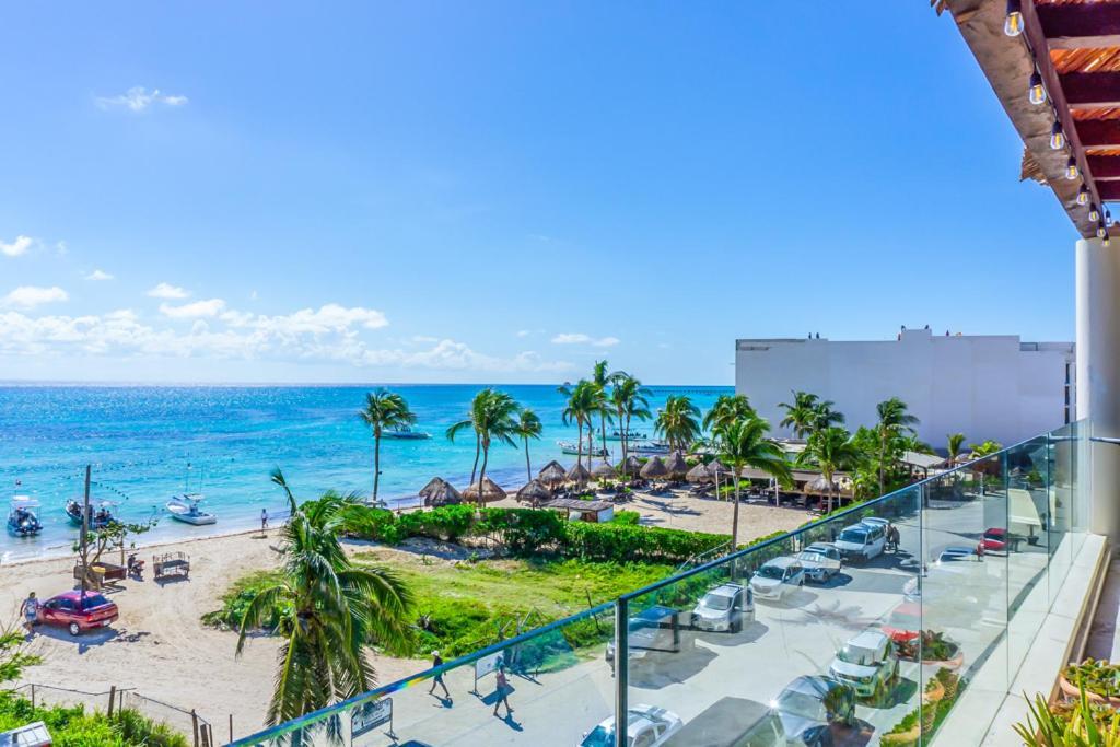 The Elements Oceanfront & Beachside Condo Hotel Playa del Carmen Exterior photo