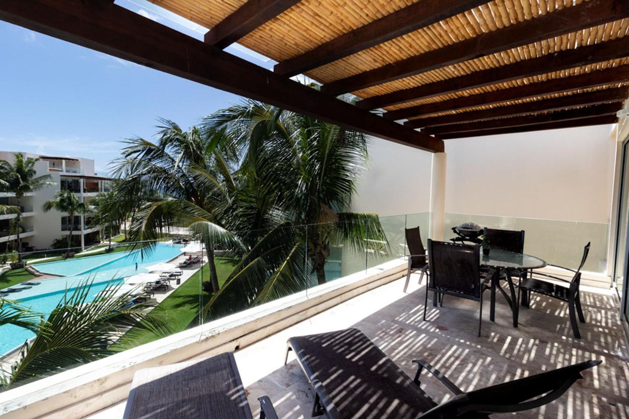 The Elements Oceanfront & Beachside Condo Hotel Playa del Carmen Exterior photo