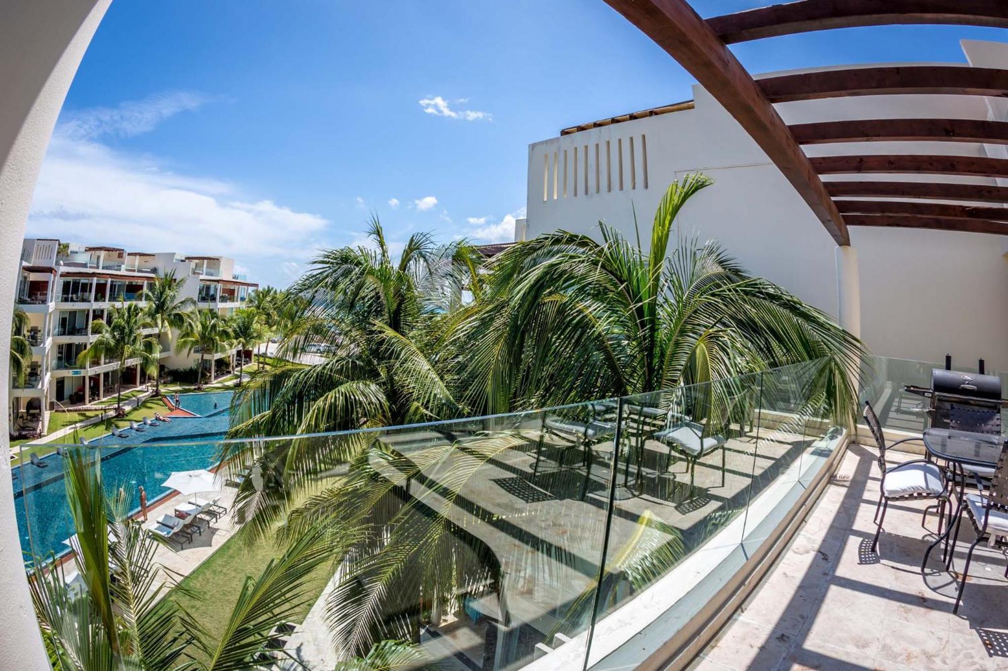 The Elements Oceanfront & Beachside Condo Hotel Playa del Carmen Exterior photo