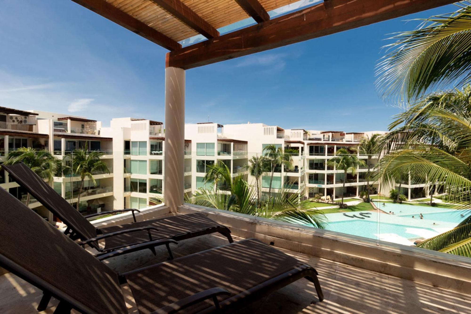 The Elements Oceanfront & Beachside Condo Hotel Playa del Carmen Exterior photo