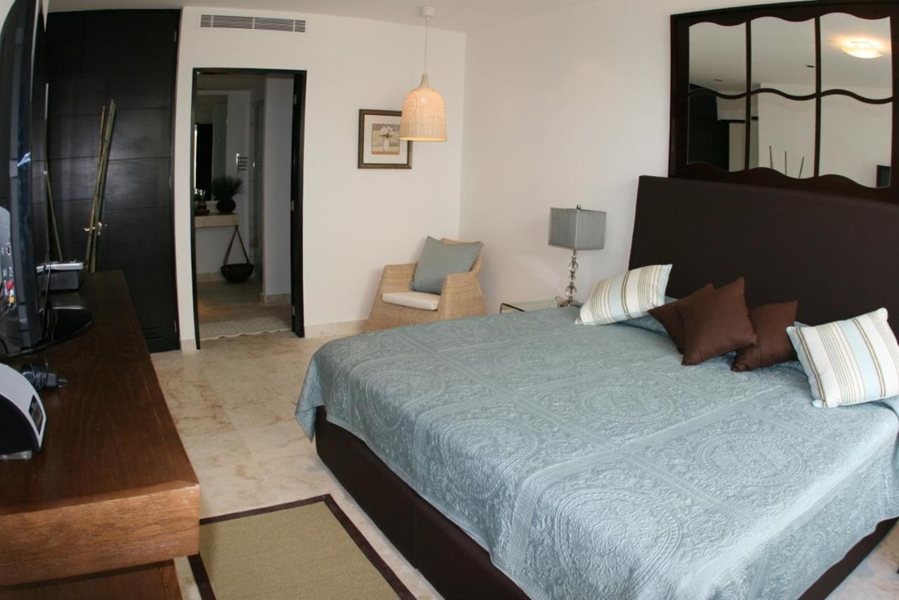 The Elements Oceanfront & Beachside Condo Hotel Playa del Carmen Exterior photo